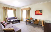 Governor Macquarie Motor Inn - Bathurst