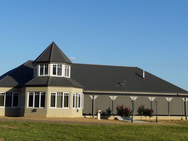 Paringa Grove Homestead