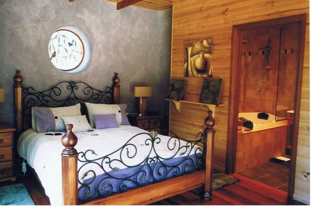 Whispering Spirit Holiday Cottages and Miniature Pony Stud