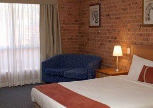 Akuna Motor Inn