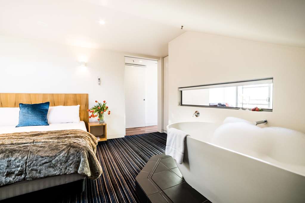 Salamanca Wharf Hotel